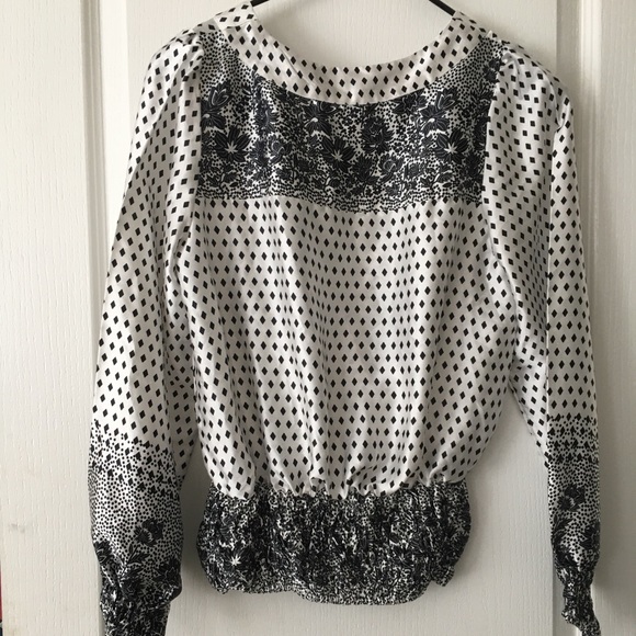 Printed and Smocked Blouse - Picture 5 of 6